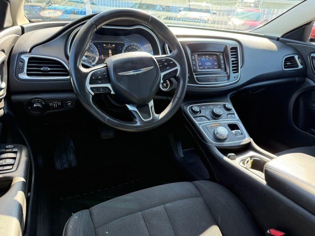 2016 Chrysler 200 Touring