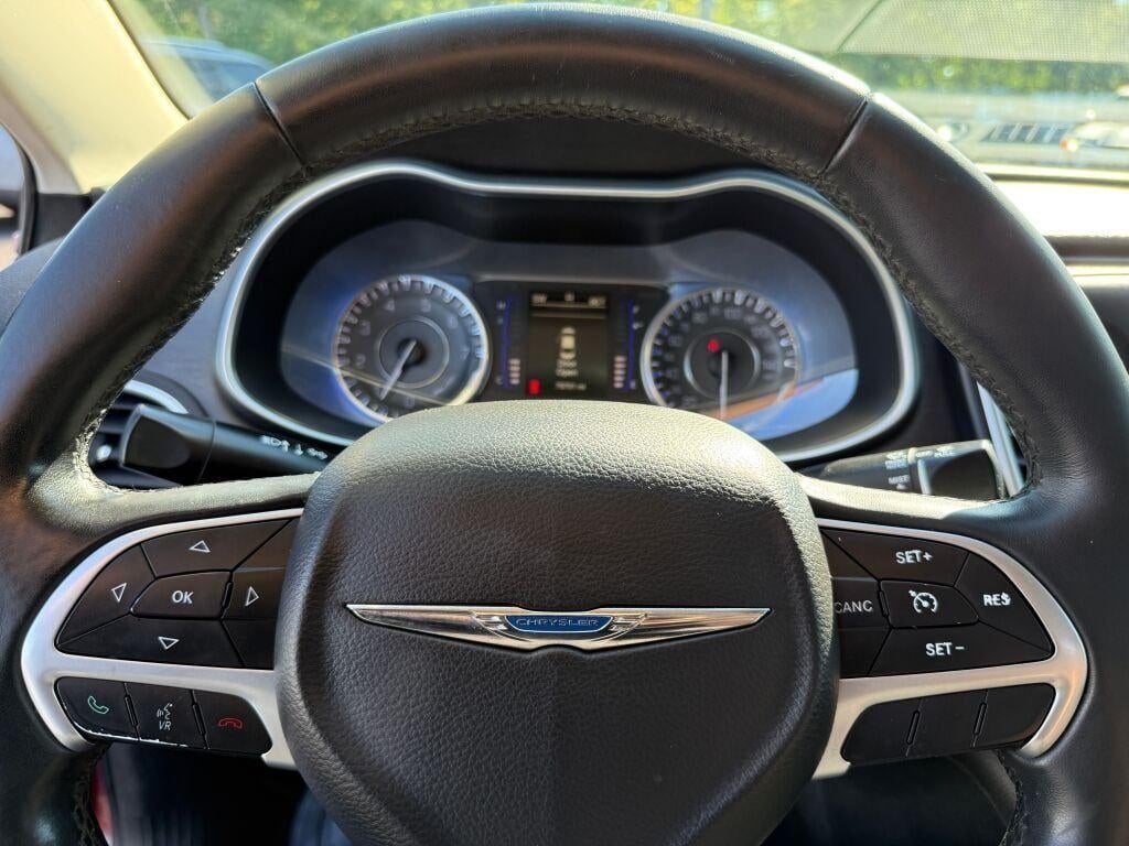 2016 Chrysler 200 Touring