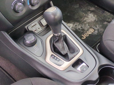 2016 Jeep Cherokee Sport