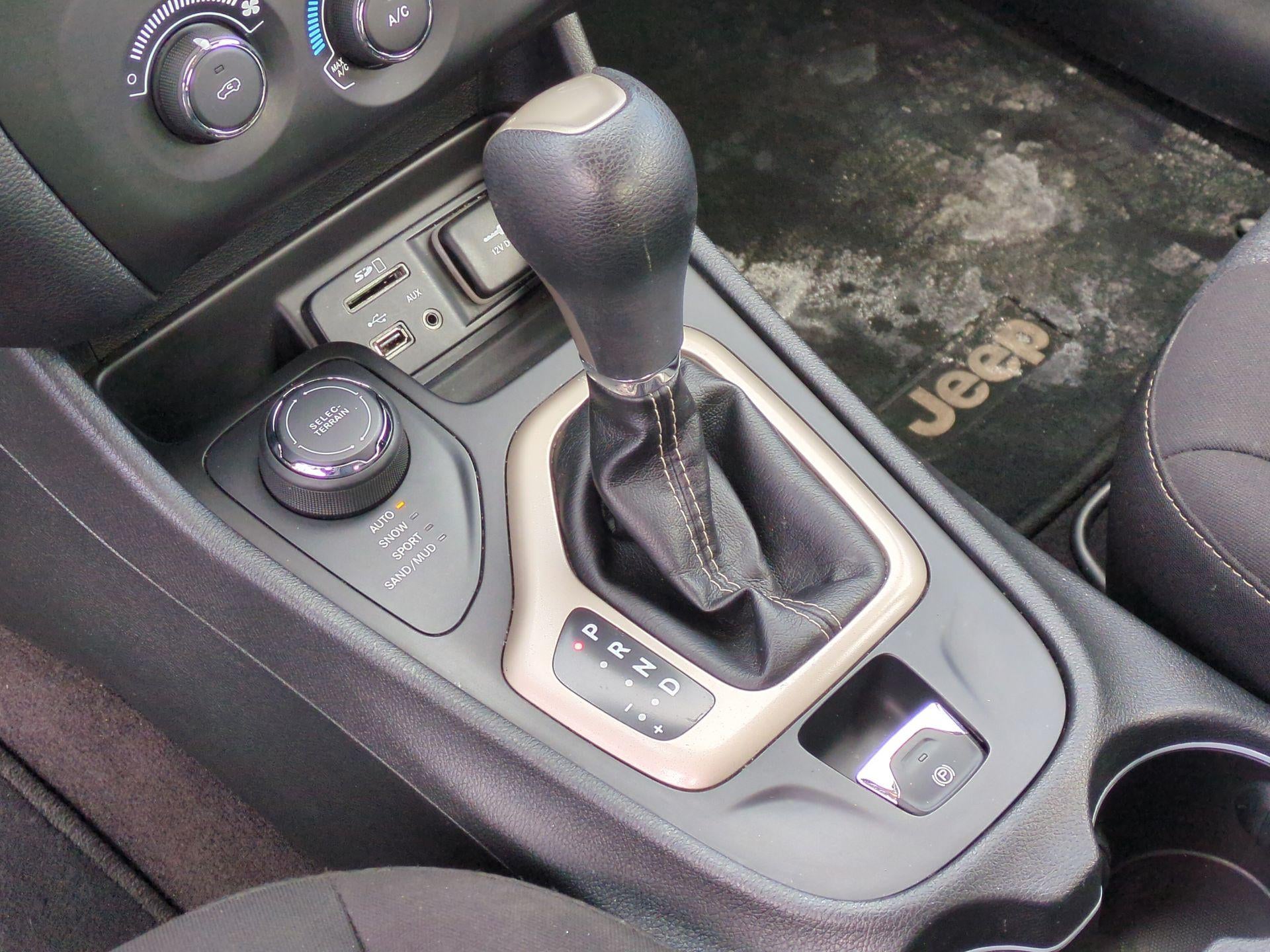 2016 Jeep Cherokee Sport