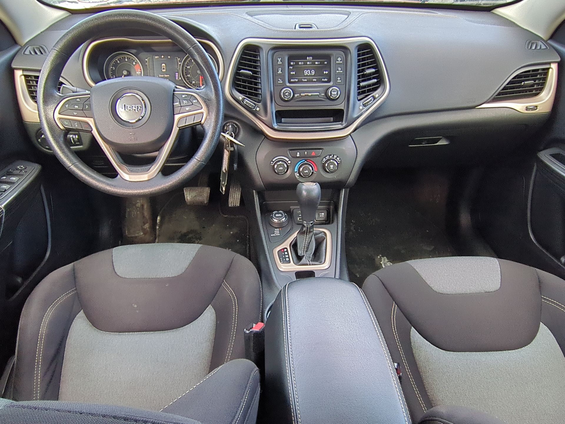 2016 Jeep Cherokee Sport