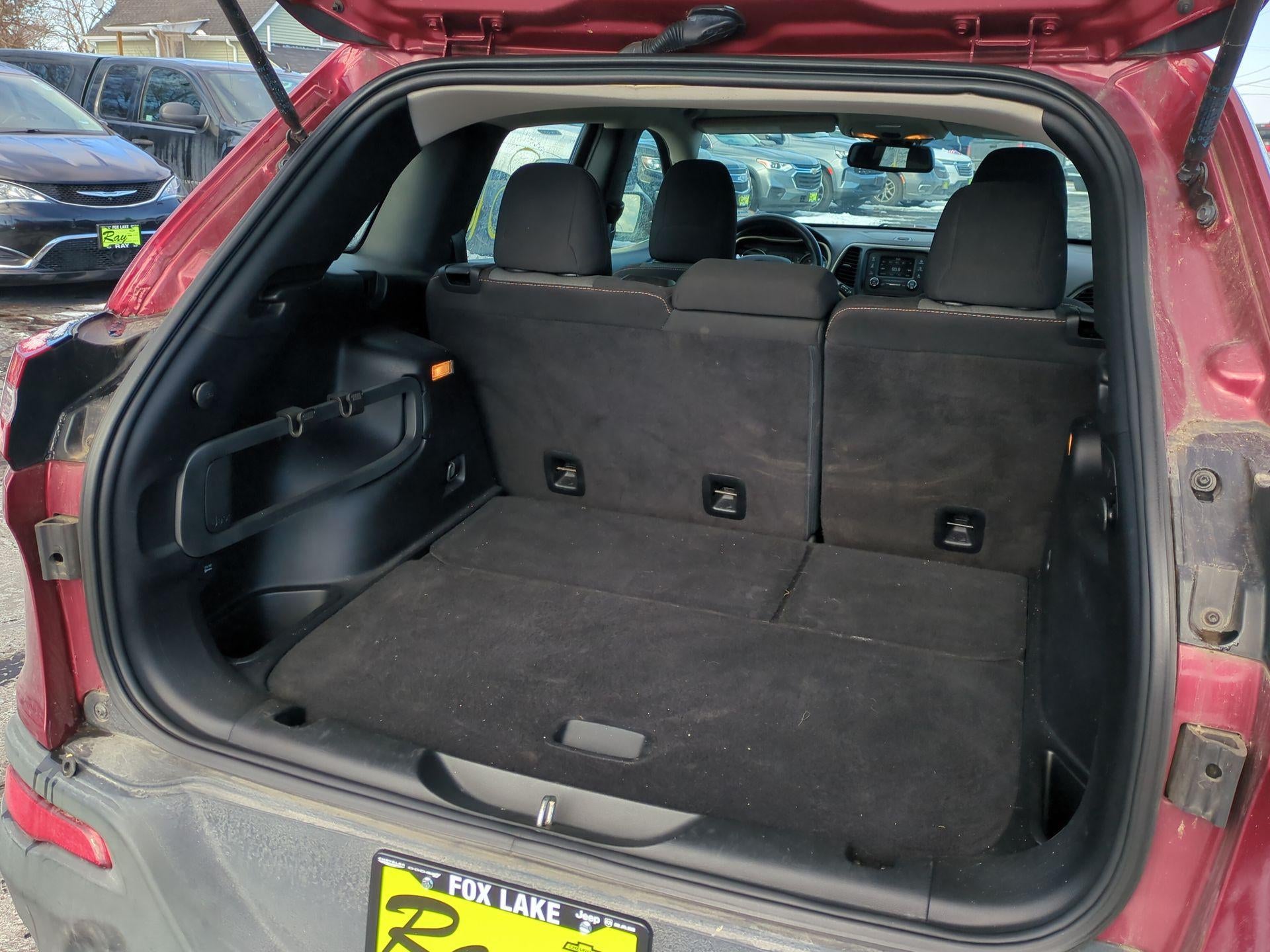 2016 Jeep Cherokee Sport