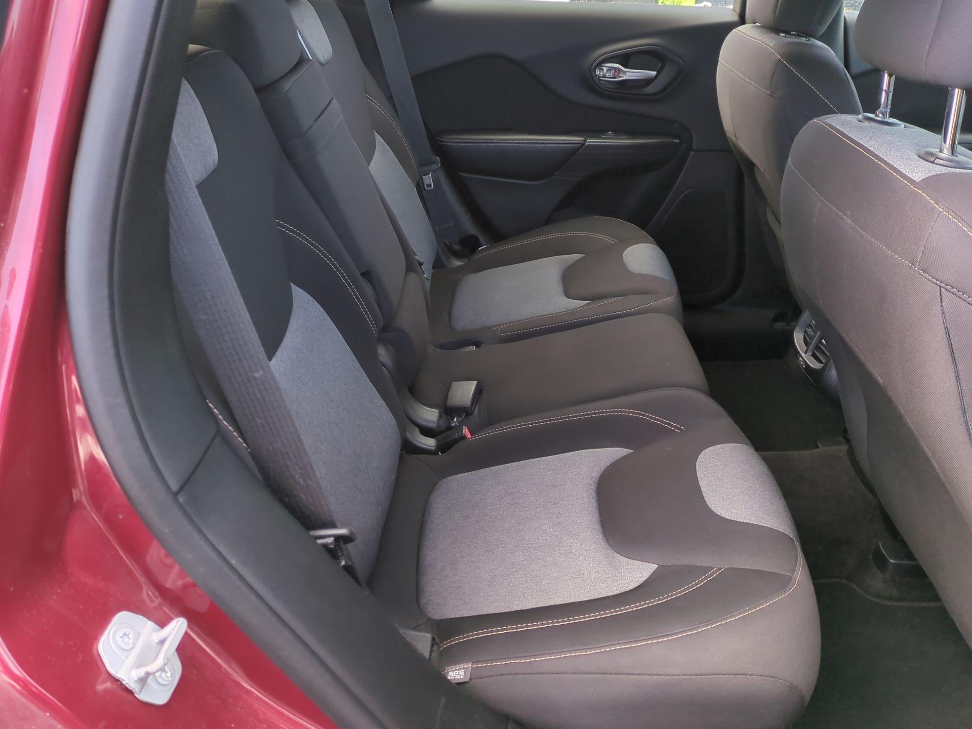 2016 Jeep Cherokee Sport