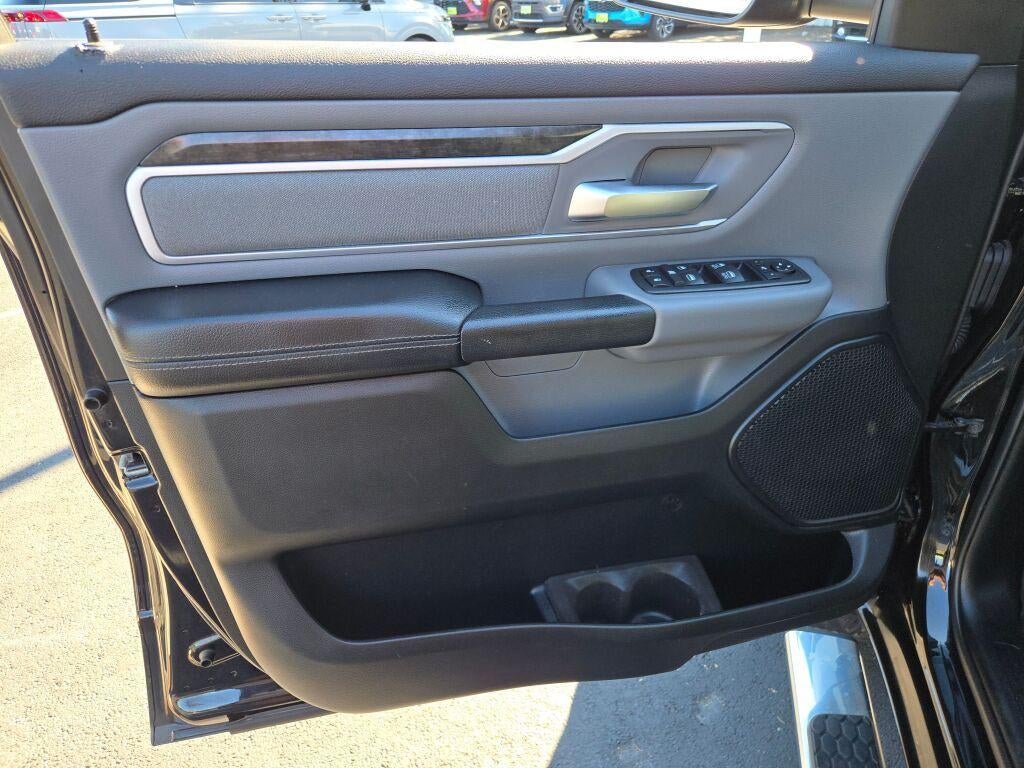2020 RAM 1500 Big Horn Crew Cab 4x4 5'7" Box