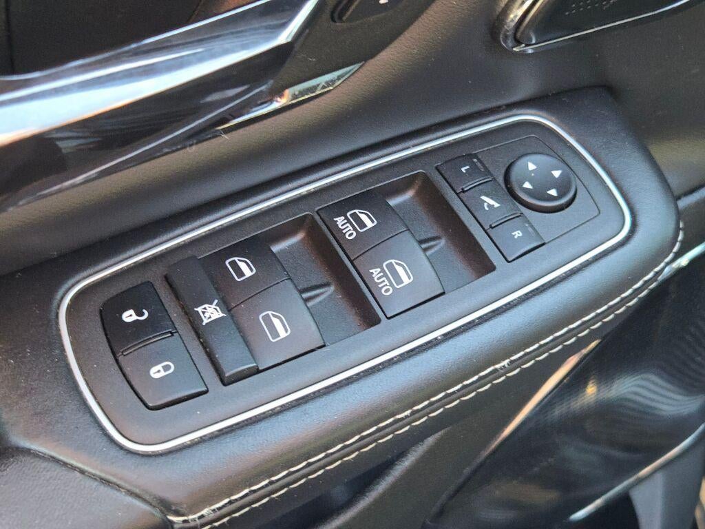 2022 RAM 1500 Limited Crew Cab 4x4 5'7" Box