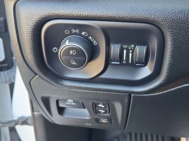 2023 RAM 1500 Laramie Crew Cab 4x4 5'7" Box