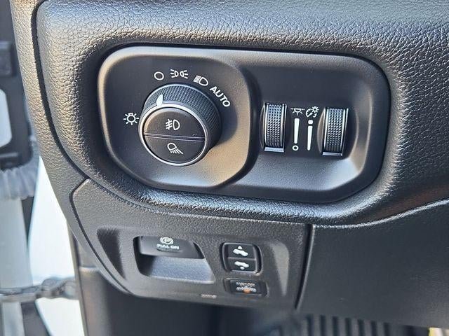 2023 RAM 1500 Laramie Crew Cab 4x4 5'7" Box