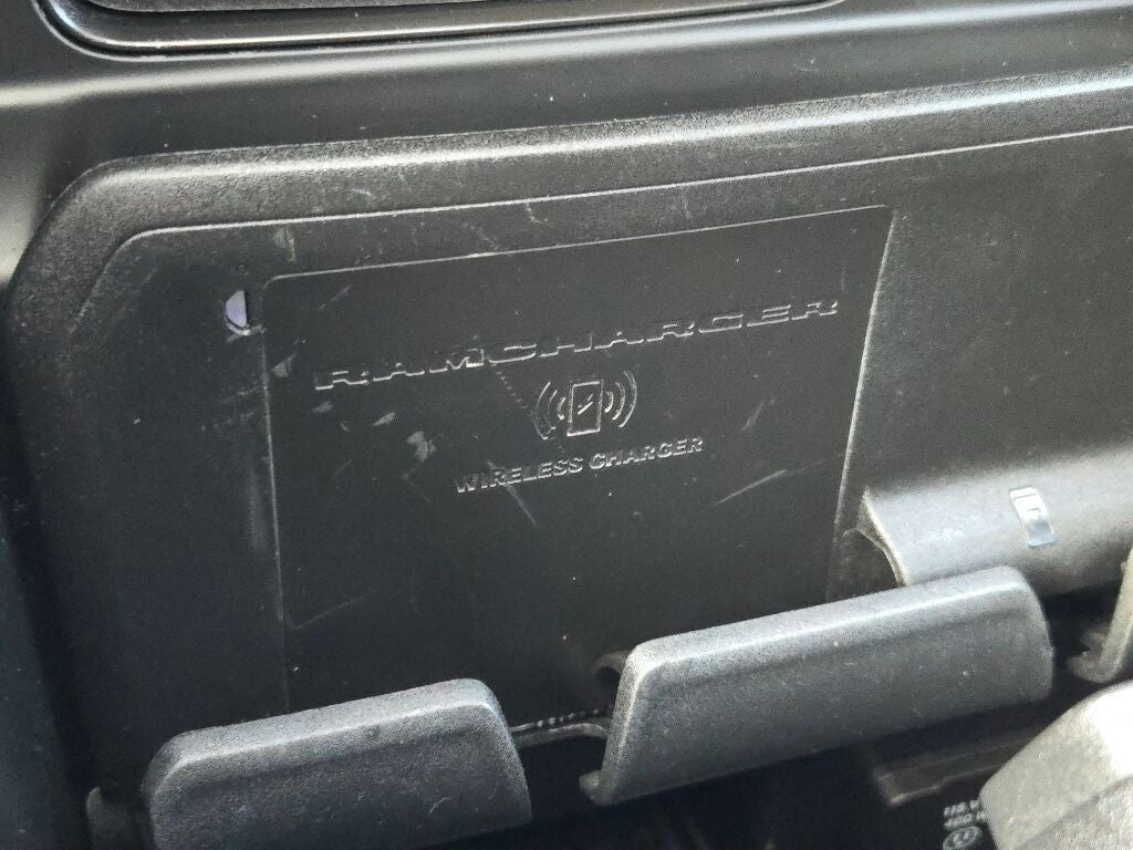 2021 RAM 1500 Laramie Crew Cab 4x4 5'7" Box
