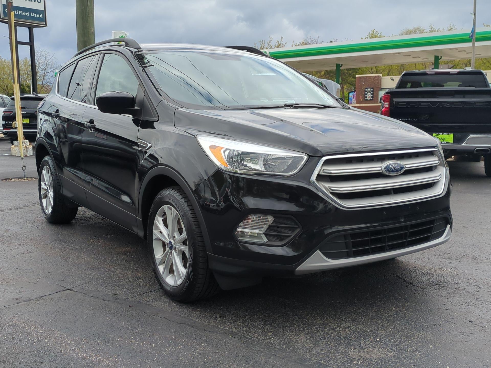 Used 2018 Ford Escape SE with VIN 1FMCU9GD6JUC11160 for sale in Fox Lake, IL