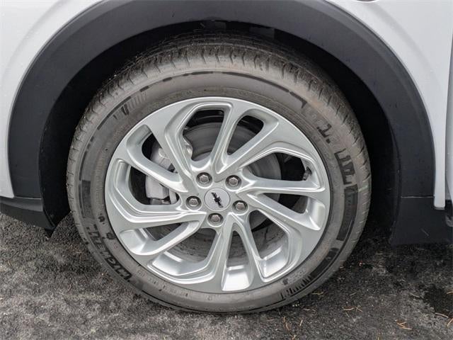 2027 Chevrolet Bolt FWD 4dr LT