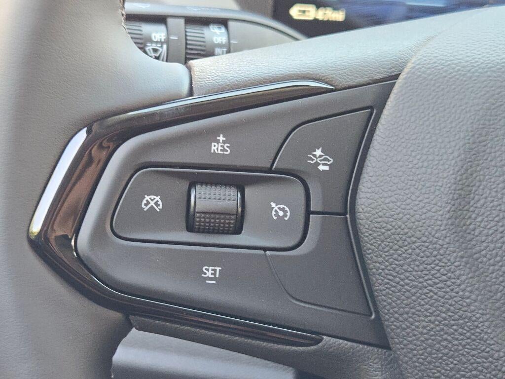 2027 Chevrolet Bolt FWD 4dr LT