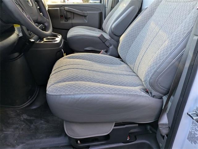 2025 Chevrolet Express Cutaway 3500 3500 Van 139"