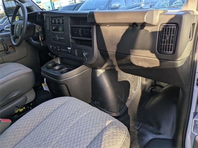 2025 Chevrolet Express Cutaway 3500 3500 Van 139"