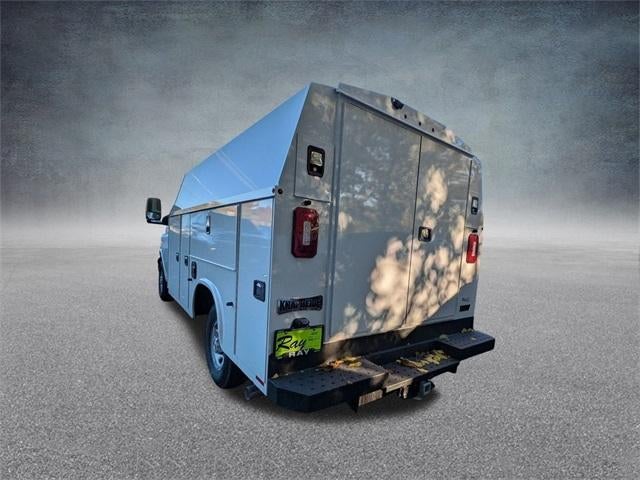 2025 Chevrolet Express Cutaway 3500 3500 Van 139"