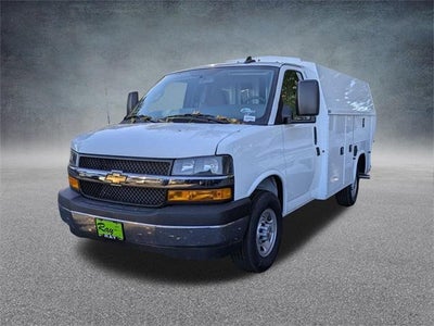 2025 Chevrolet Express Cutaway 3500 3500 Van 139"