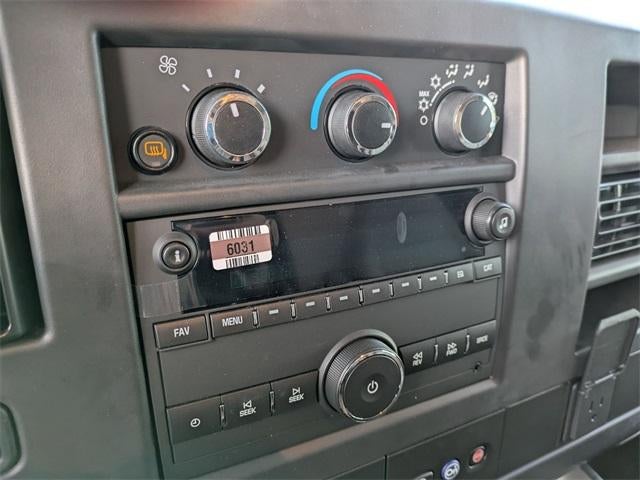 2025 Chevrolet Express Cutaway 3500 3500 Van 139"