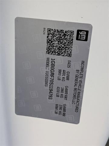 2025 Chevrolet Express Cutaway 3500 3500 Van 139"