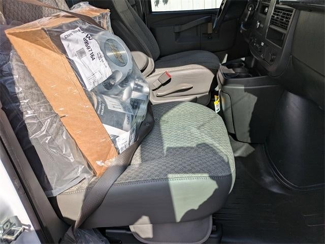 2025 Chevrolet Express Cutaway 3500 3500 Van 139"