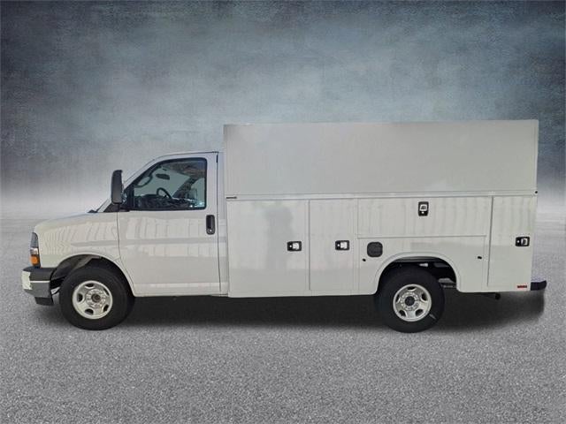 2025 Chevrolet Express Cutaway 3500 3500 Van 139"