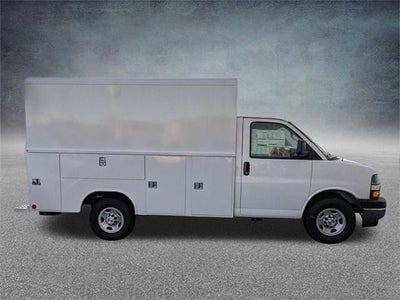 2025 Chevrolet Express Cutaway 3500 3500 Van 139"
