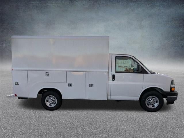 2025 Chevrolet Express Cutaway 3500 3500 Van 139"
