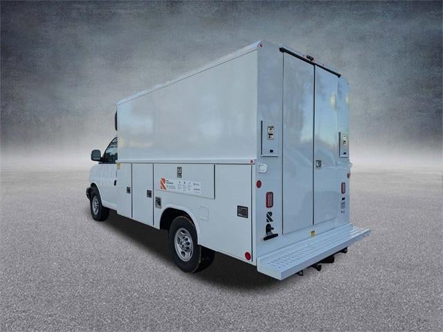 2025 Chevrolet Express Cutaway 3500 3500 Van 139"