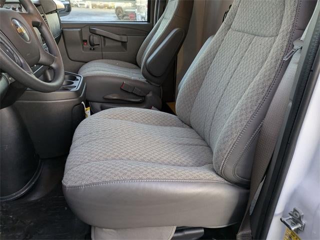 2025 Chevrolet Express Cutaway 3500 3500 Van 139"