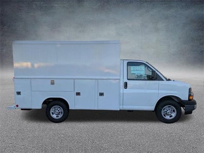 2025 Chevrolet Express Cutaway 3500 3500 Van 139"