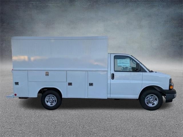 2025 Chevrolet Express Cutaway 3500 3500 Van 139"
