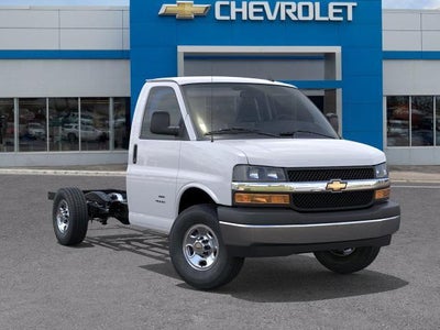 2025 Chevrolet Express Cutaway 3500 3500 Van 139"