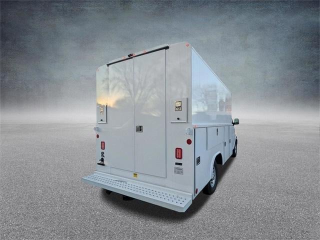 2025 Chevrolet Express Cutaway 3500 3500 Van 139"