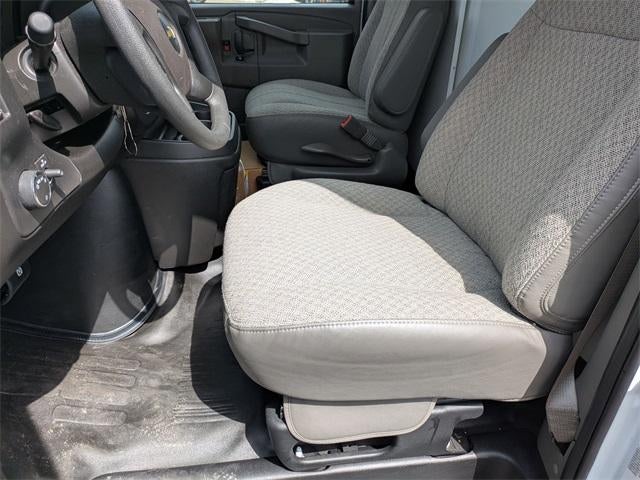 2025 Chevrolet Express Cutaway 3500 3500 Van 139"