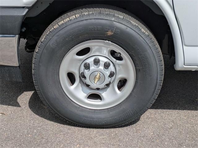 2025 Chevrolet Express Cutaway 3500 3500 Van 139"