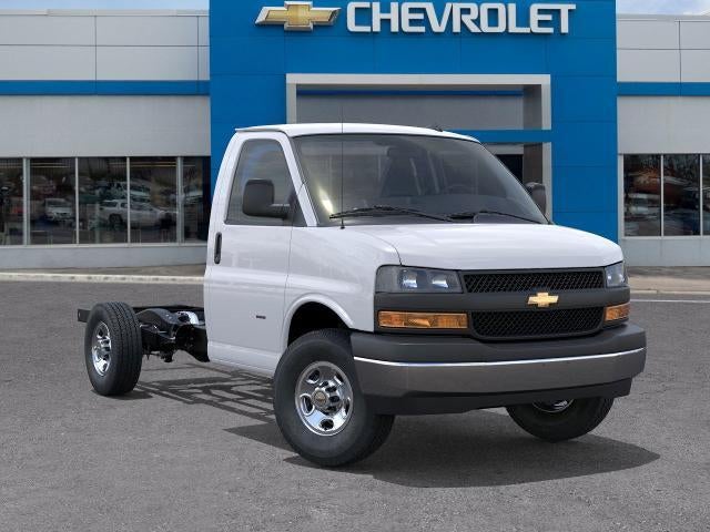 2025 Chevrolet Express Cutaway 3500 3500 Van 139"