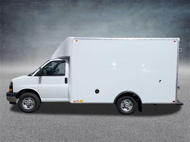 2025 Chevrolet Express Cutaway 3500 3500 Van 139"
