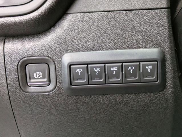 2025 Chevrolet Silverado 3500 HD Chassis Cab 2WD Reg Cab 171" WB, 84.5" CA Work Truck