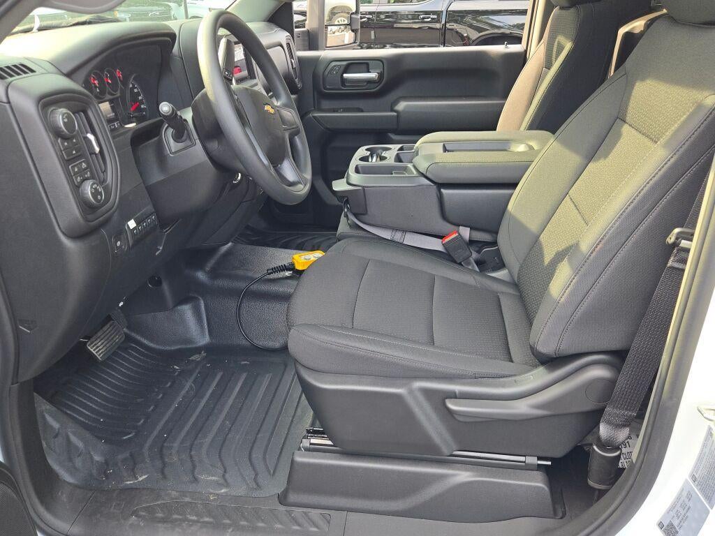 2026 Chevrolet Silverado 3500 HD Chassis Cab 4WD Reg Cab 171" WB, 84.5" CA Work Truck