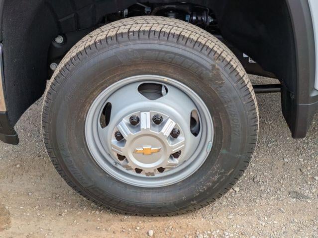 2025 Chevrolet Silverado 3500 HD Chassis Cab 4WD Reg Cab 171" WB, 84.5" CA Work Truck