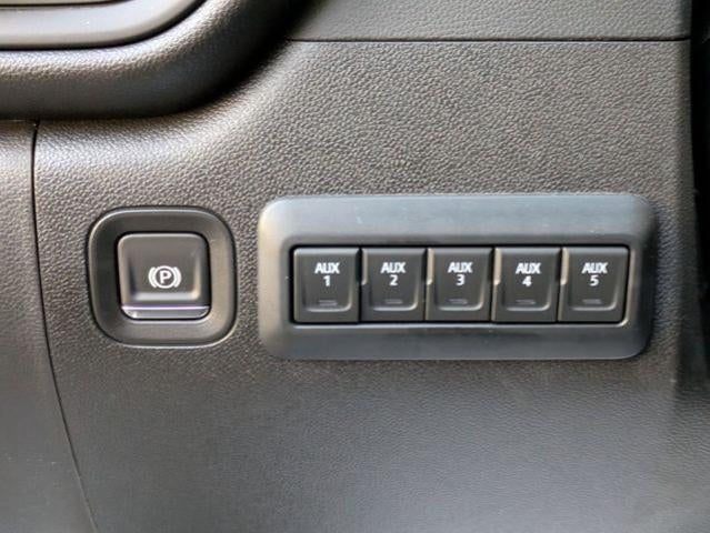 2025 Chevrolet Silverado 3500 HD Chassis Cab 4WD Reg Cab 171" WB, 84.5" CA Work Truck