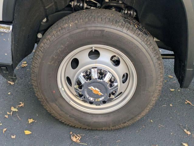 2025 Chevrolet Silverado 3500 HD Chassis Cab 4WD Reg Cab 171" WB, 84.5" CA Work Truck