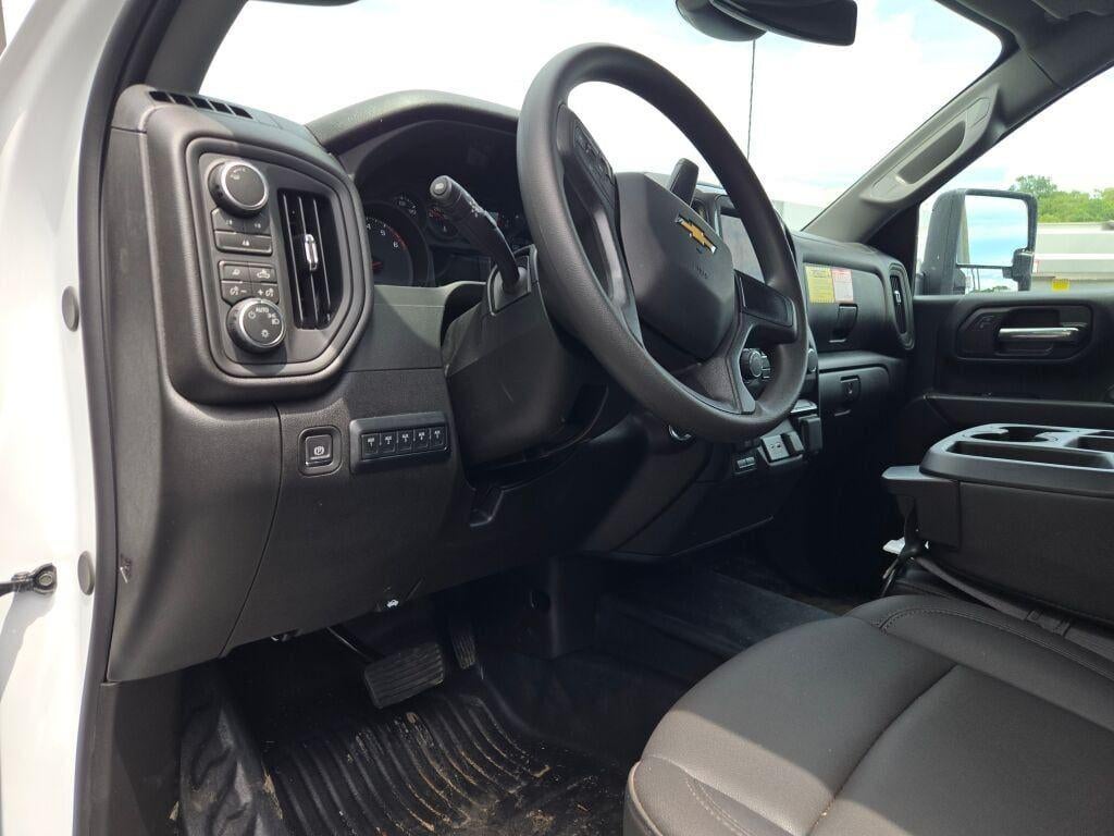 2026 Chevrolet Silverado 3500 HD Chassis Cab 4WD Crew Cab 177" WB, 60" CA Work Truck