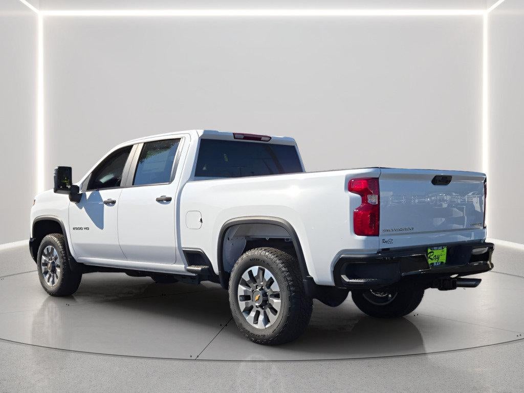 2026 Chevrolet Silverado 2500 HD Crew Cab Standard Box 4-Wheel Drive Custom