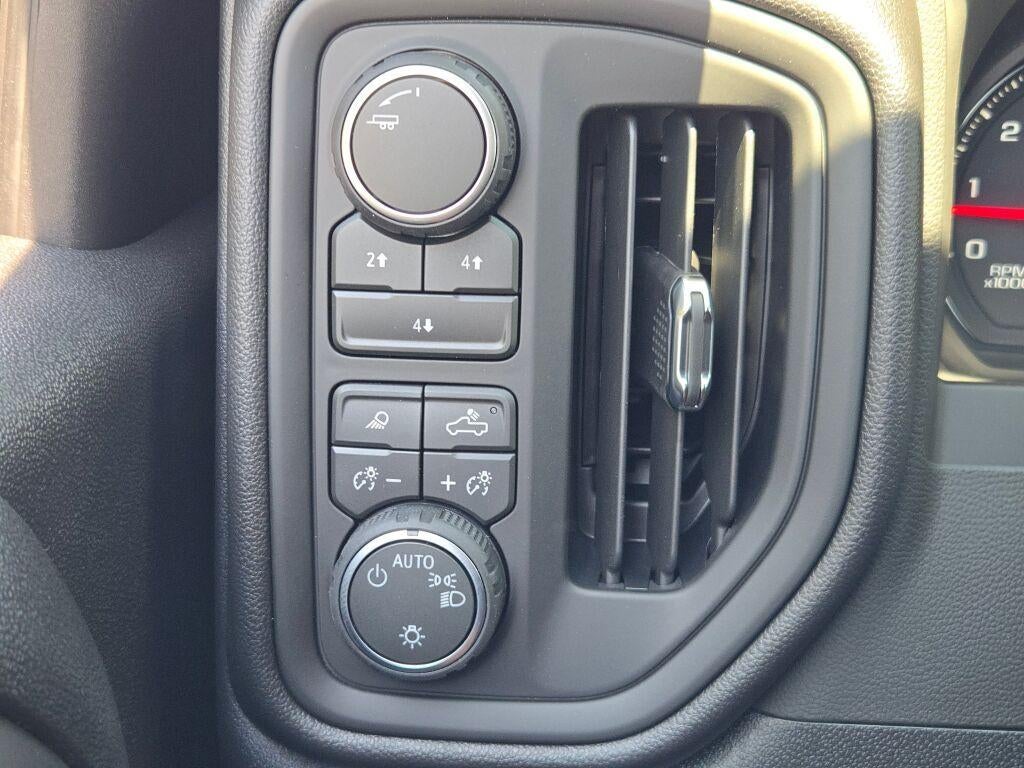 2026 Chevrolet Silverado 2500 HD Crew Cab Standard Box 4-Wheel Drive Custom