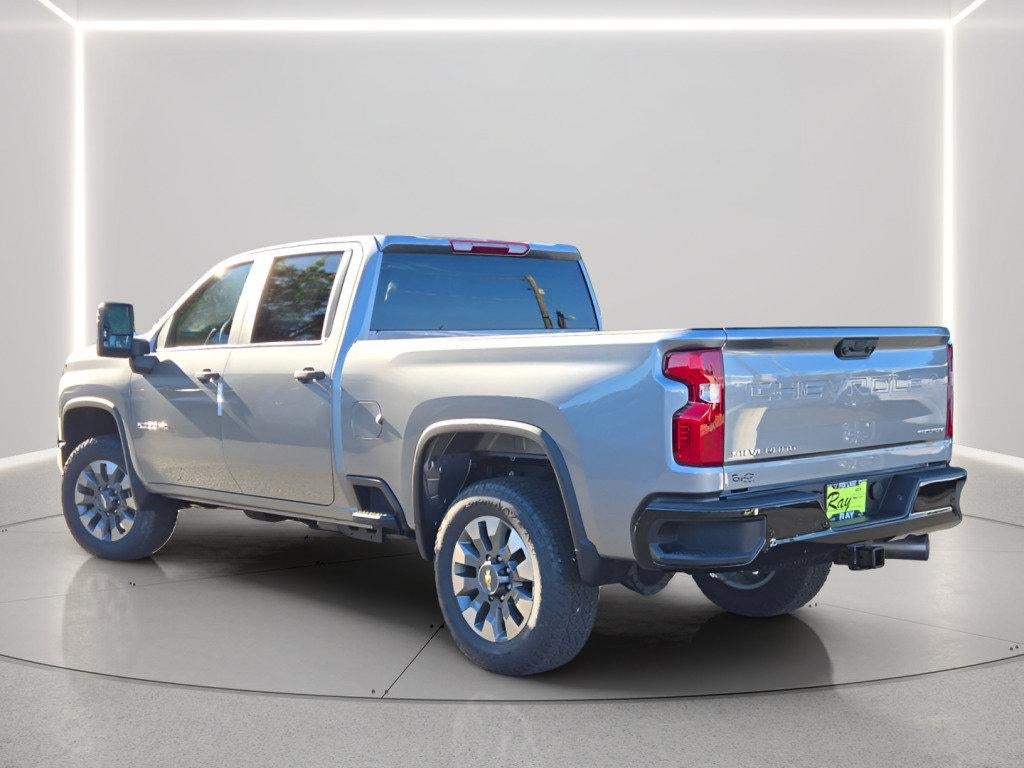 2026 Chevrolet Silverado 2500 HD Crew Cab Standard Box 4-Wheel Drive Custom