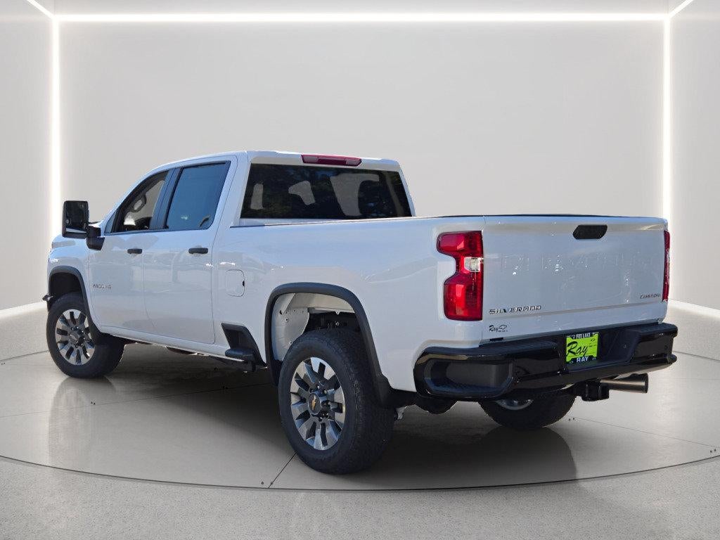 2026 Chevrolet Silverado 2500 HD Crew Cab Standard Box 4-Wheel Drive Custom