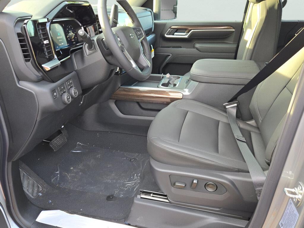 2026 Chevrolet Silverado 2500 HD Crew Cab Standard Box 4-Wheel Drive LT