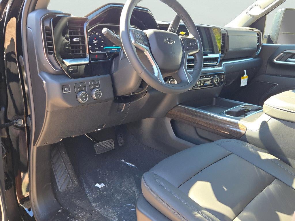 2026 Chevrolet Silverado 2500 HD Crew Cab Standard Box 4-Wheel Drive LT