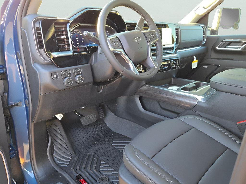 2026 Chevrolet Silverado 2500 HD Crew Cab Standard Box 4-Wheel Drive LTZ