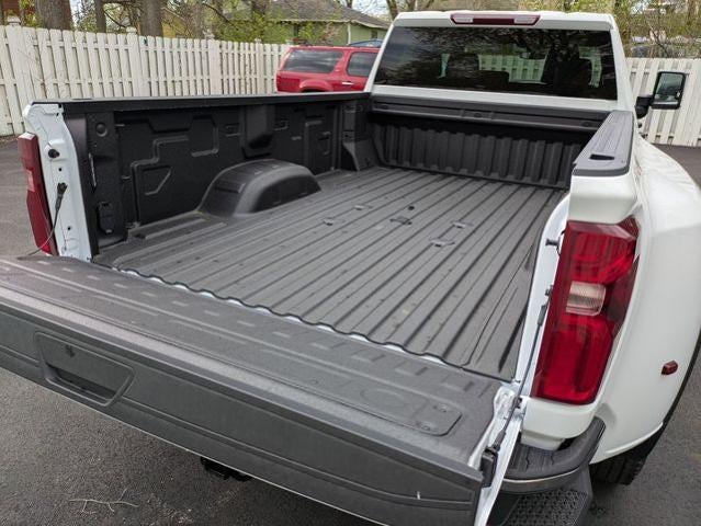 2026 Chevrolet Silverado 3500 HD Crew Cab Long Box 4-Wheel Drive Work Truck