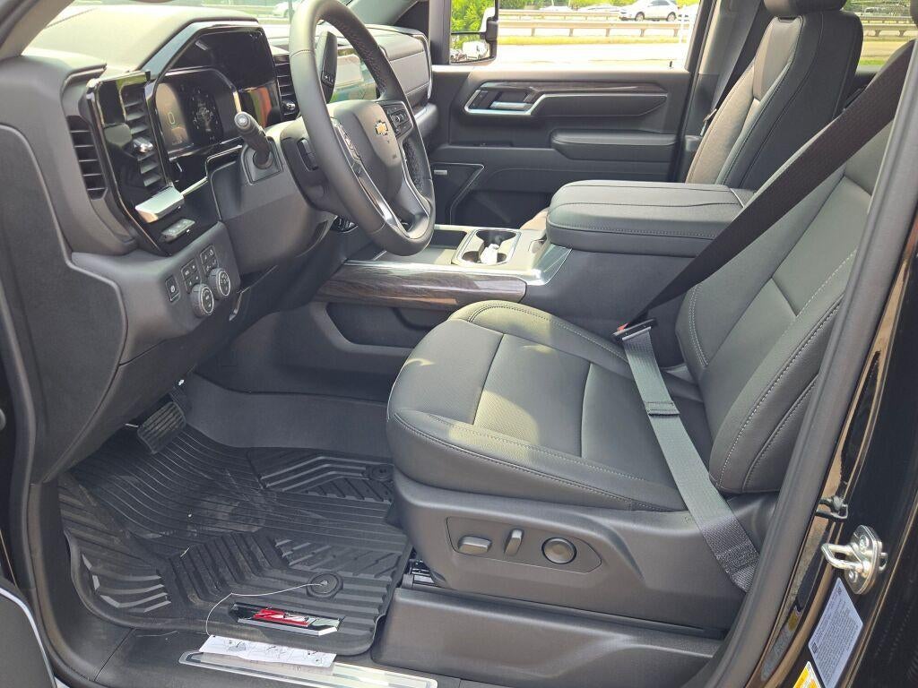 2026 Chevrolet Silverado 3500 HD Crew Cab Standard Box 4-Wheel Drive LTZ